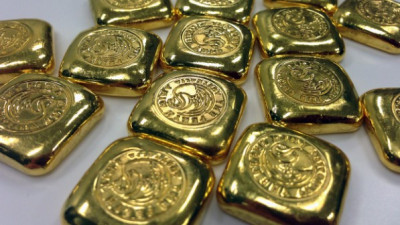 금 전망과 비트코인 변동성 속 안전자산의 재평가