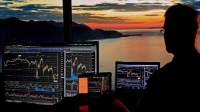 주식 시장 영향과 환율 정치 공방이 투자심리에 미치는 영향